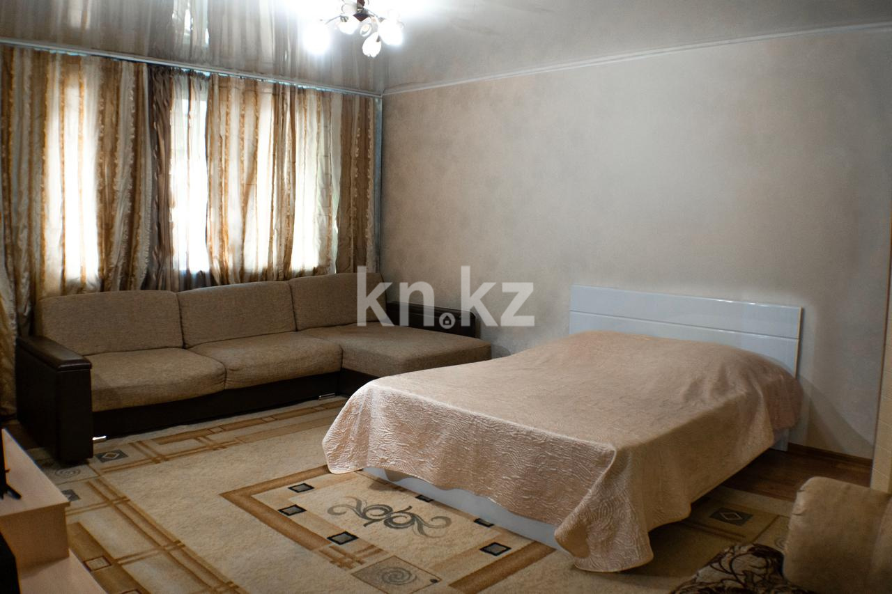 Аренда 2-комнатной квартиры посуточно, 52 м², Бухар Жырау, дом  79 в Караганде