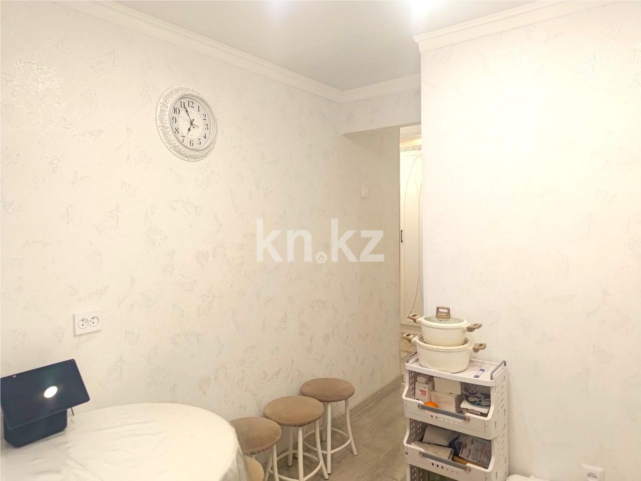 Продажа 4-комнатной квартиры, 62 м², мкр-н 21, дом  23 в Караганде - фото 13