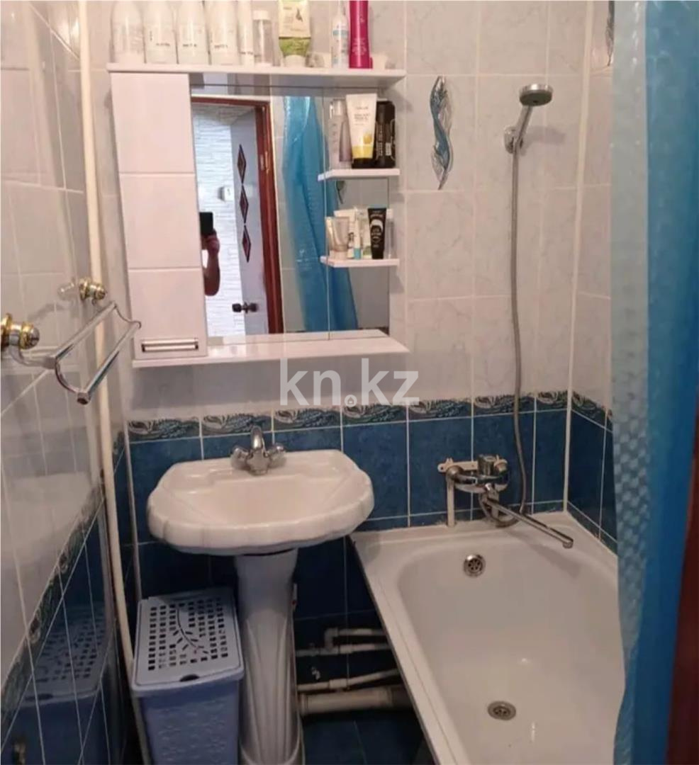 Продажа 3-комнатной квартиры, 63 м², мкр. Восток-2 в Караганде - фото 10