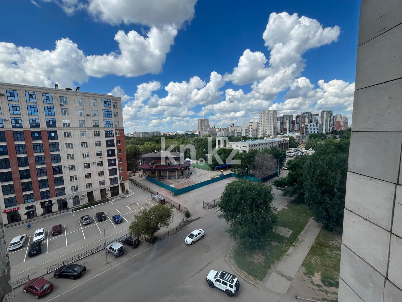 Продажа 4-комнатной квартиры, 80 м², пр. Шахтеров в Караганде