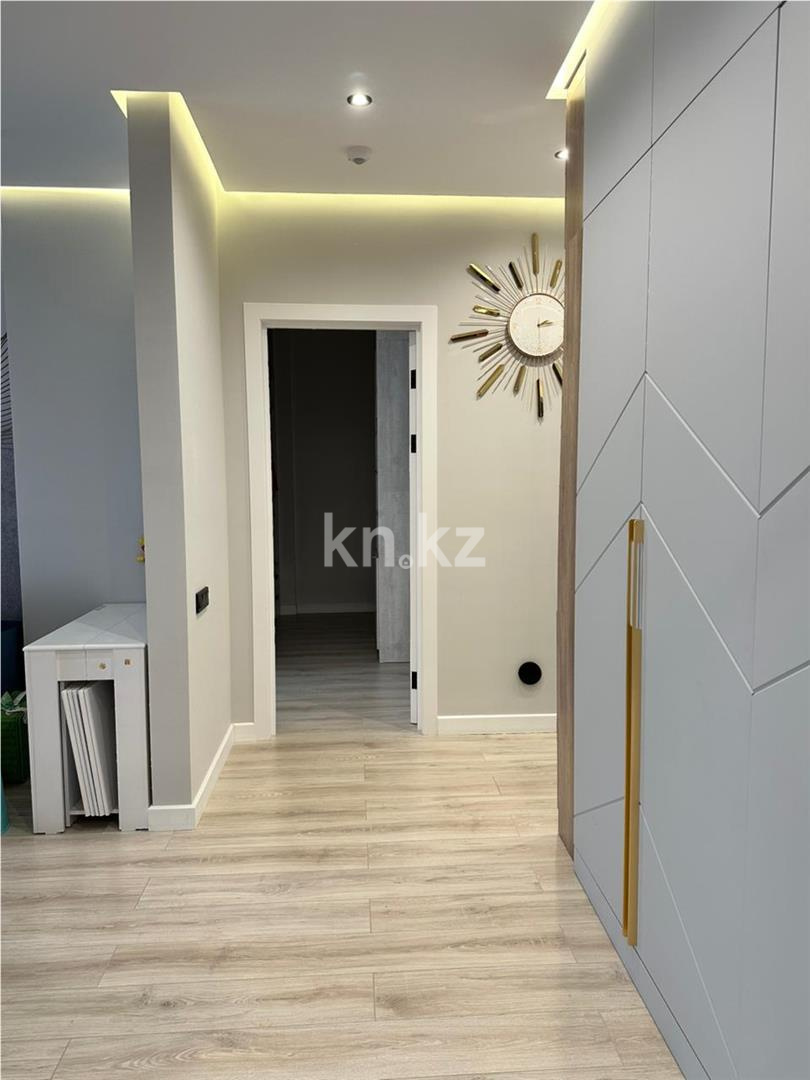 Продажа 4-комнатной квартиры, 110 м², ул. Казыбек би в Астане - фото 18
