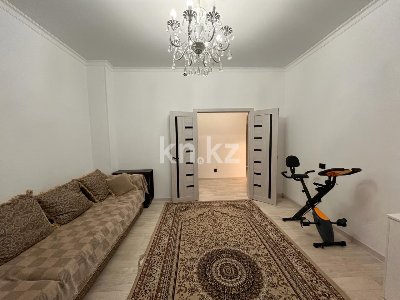 Продажа 3-комнатной квартиры, 63 м², ул. Кулкыбаева, дом  13 в Караганде - фото 2