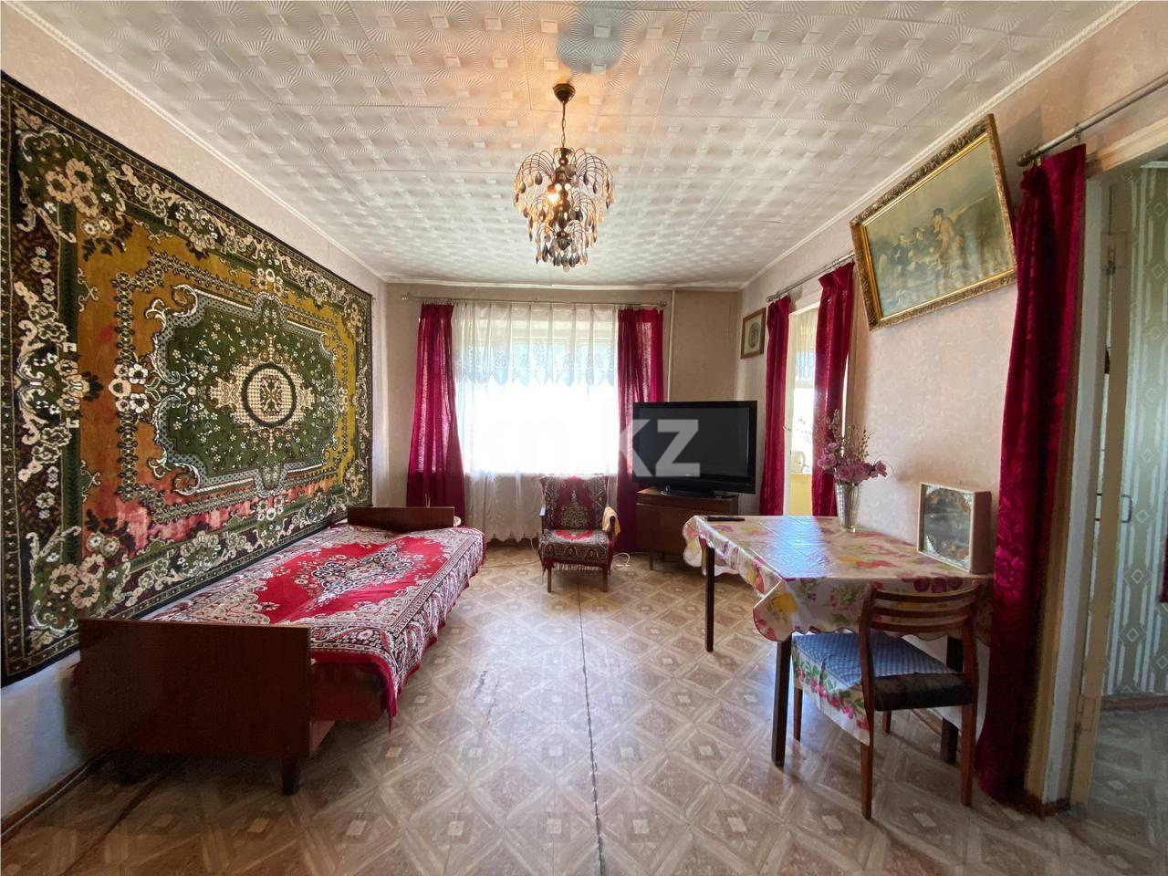 Продажа 4-комнатной квартиры, 60 м², мкр-н 21, дом  10 в Караганде