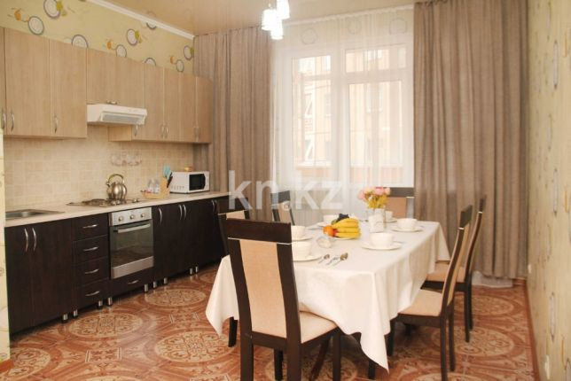 Аренда 3-комнатной квартиры посуточно, 130 м², ул. Розыбакиева, дом  289 в Алматы - фото 10