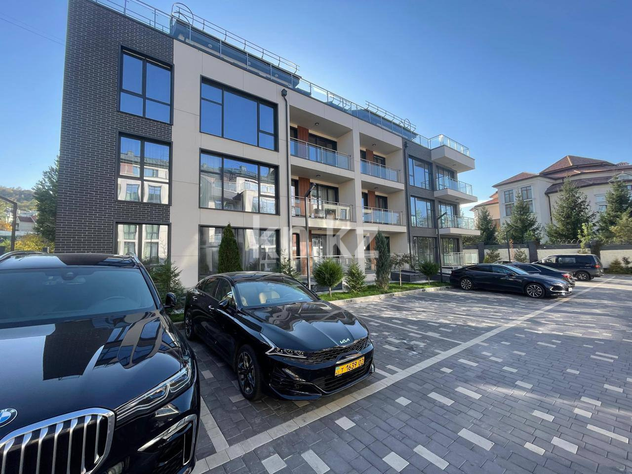 Продажа 4-комнатной квартиры, 230 м² в Алматы