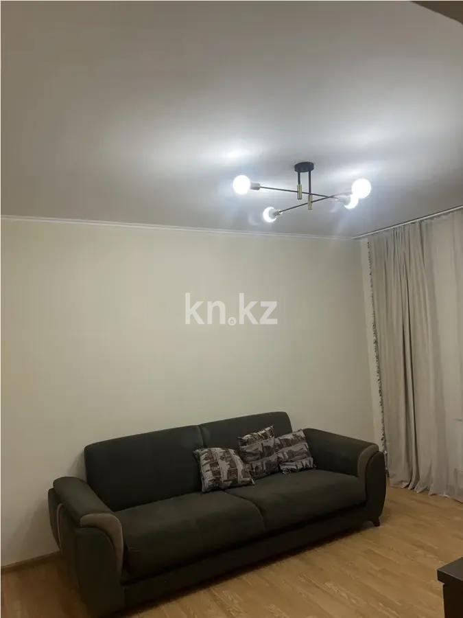 Продажа 1-комнатной квартиры, 37 м², ул. Байтерекова, дом  49а в Алматы