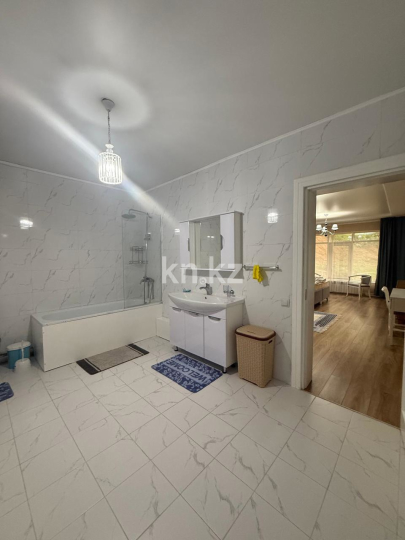 Продажа 3-комнатной квартиры, 130.9 м², ул. Арайлы в Алматы - фото 5