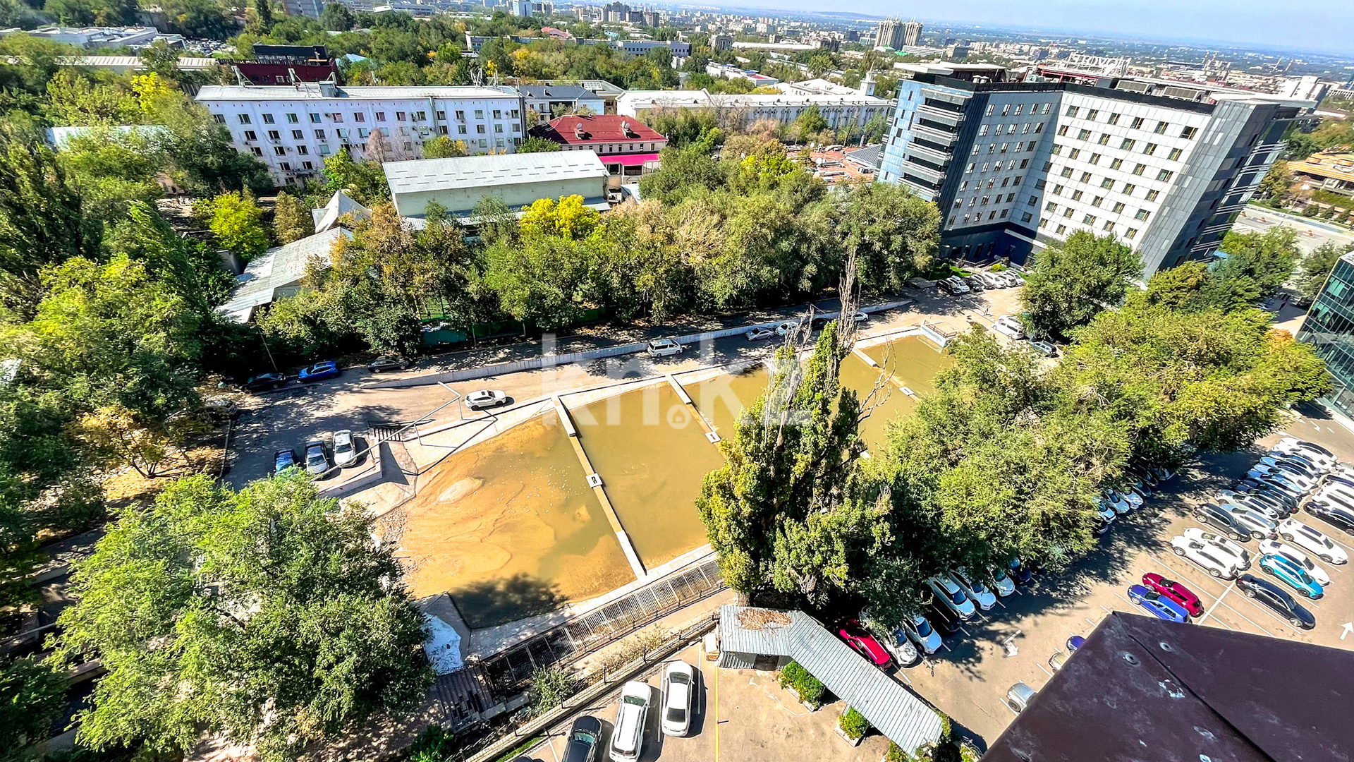 Продажа 5-комнатной квартиры, 195 м² в Алматы - фото 33