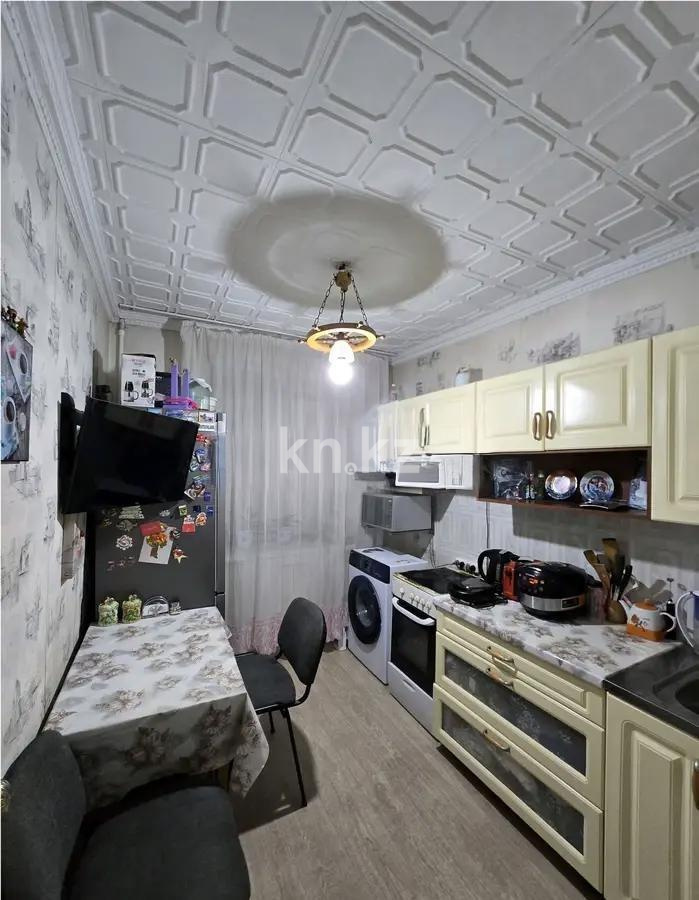 Продажа 3-комнатной квартиры, 62 м², ул. Ержанова, дом  17 в Караганде - фото 4