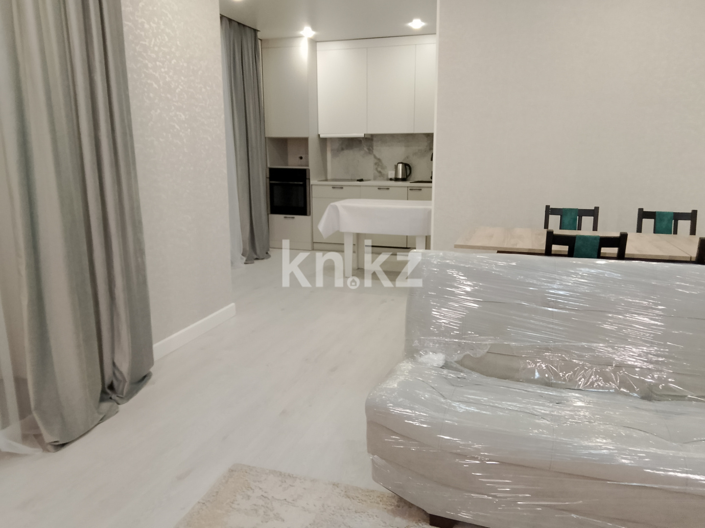 Аренда 3-комнатной квартиры, 90 м², ул. Бухар жырау, дом  32 - Алихан Бокейхан в Астане - фото 3