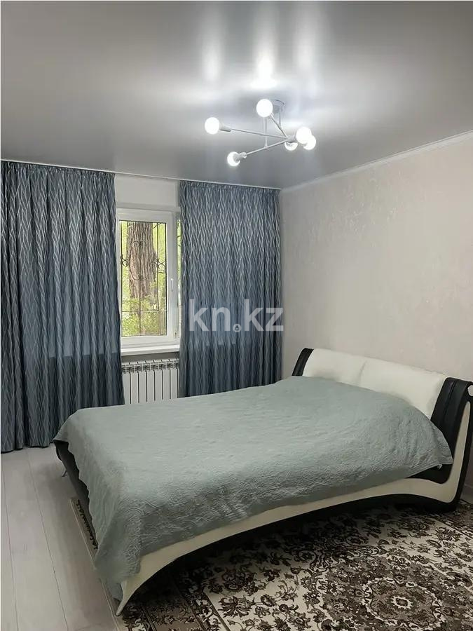 Продажа 3-комнатной квартиры, 63 м², 7 мкр., дом  35 в Алматы - фото 3