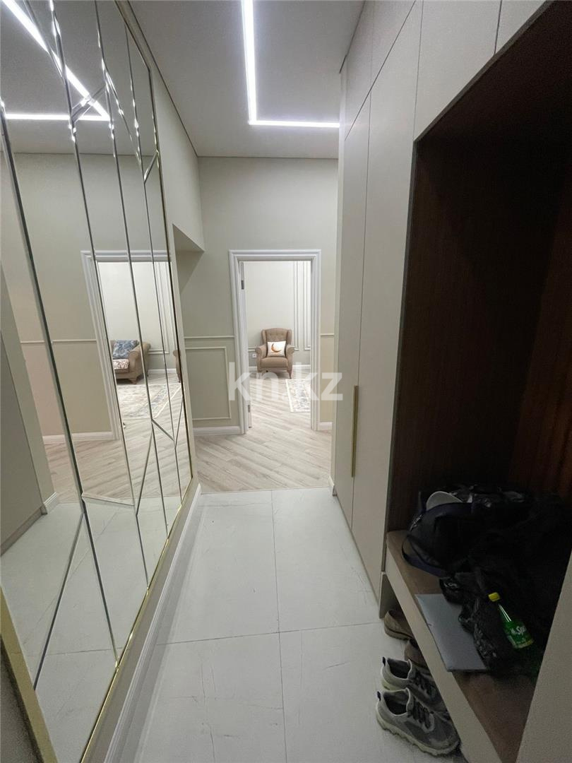 Продажа 3-комнатной квартиры, 90 м², ул. Муканова в Караганде - фото 13