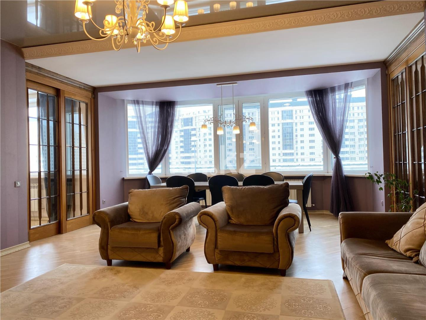 Продажа 5-комнатной квартиры, 204 м² в Астане - фото 2