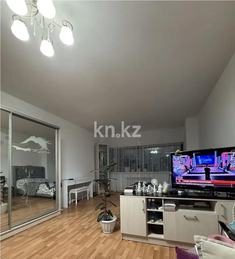 Продажа 1-комнатной квартиры, 43 м², ул. Достык, дом  5 в Астане