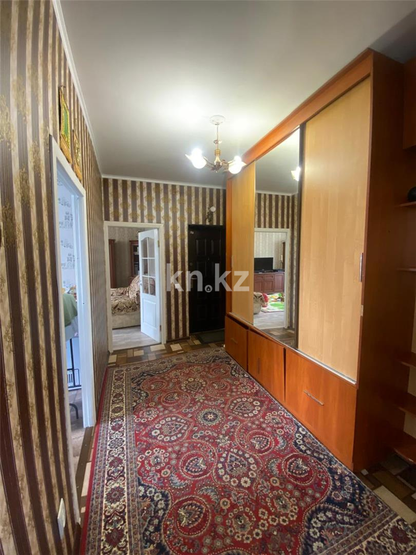 Продажа 3-комнатной квартиры, 81 м², ул. Сарыарка в Караганде - фото 19