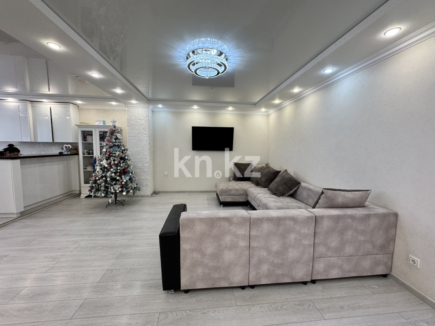 Продажа 3-комнатной квартиры, 110.5 м² в Караганде - фото 2