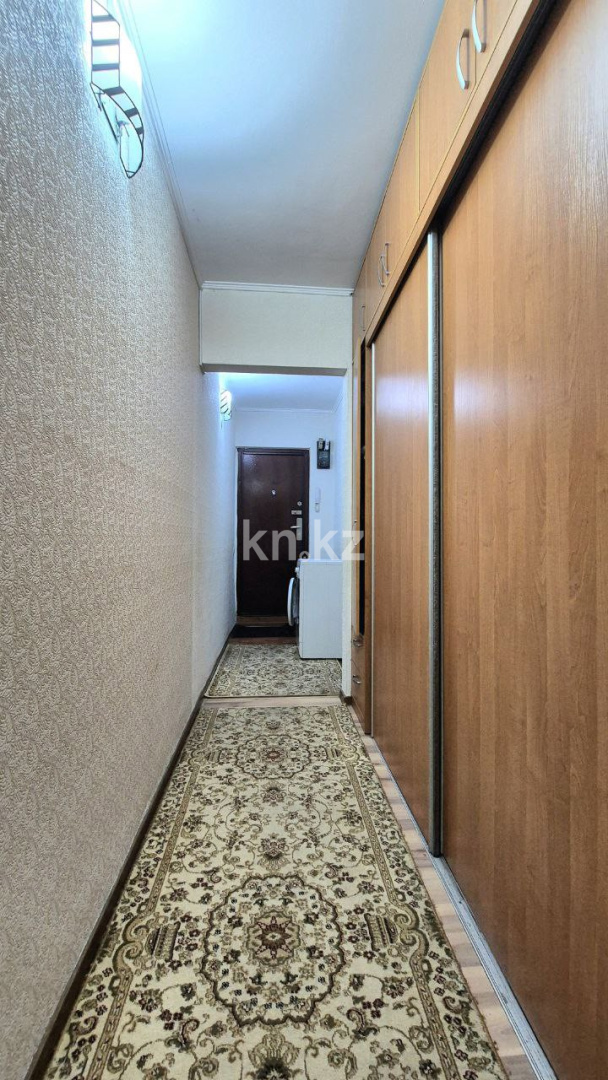 Продажа 3-комнатной квартиры, 57.5 м², 2 мкр., дом  36 в Алматы - фото 4