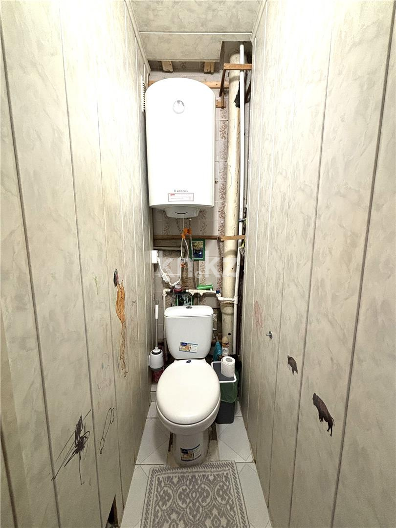 Продажа 3-комнатной квартиры, 67 м², ул. Аманжолова, дом  12/2 в Караганде - фото 7