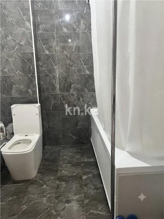 Продажа 2-комнатной квартиры, 65 м² в Алматы - фото 4