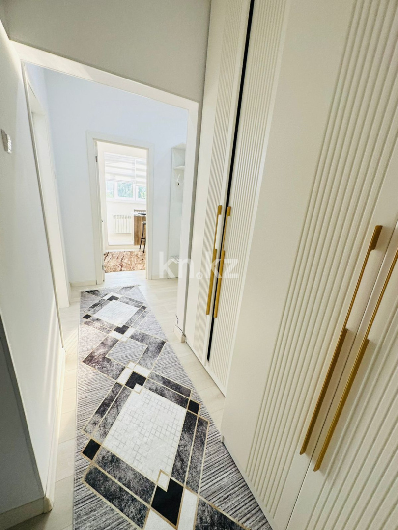 Аренда 2-комнатной квартиры посуточно, 54 м², мкр-н Аксай-4, дом  15 - ул. Жубанова в Алматы - фото 6