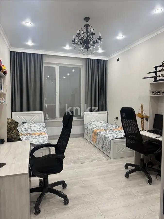 Продажа 4-комнатной квартиры, 120 м², ул. Омарова, дом  27/1 в Астане - фото 4