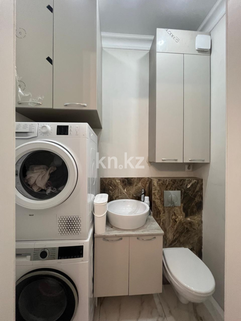 Продажа 3-комнатной квартиры, 76 м², ул. Муканова, дом  1/9 в Караганде - фото 8