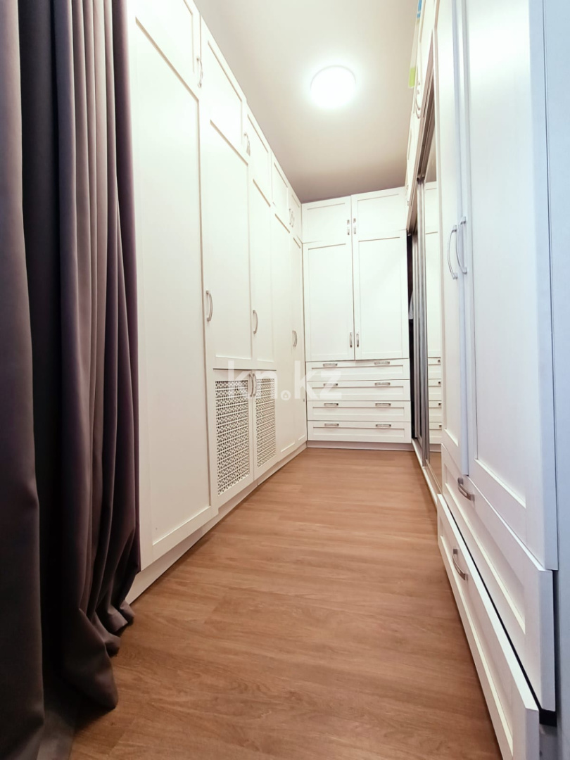 Продажа 4-комнатной квартиры, 129.4 м², ул. Кенесары хана в Алматы - фото 17