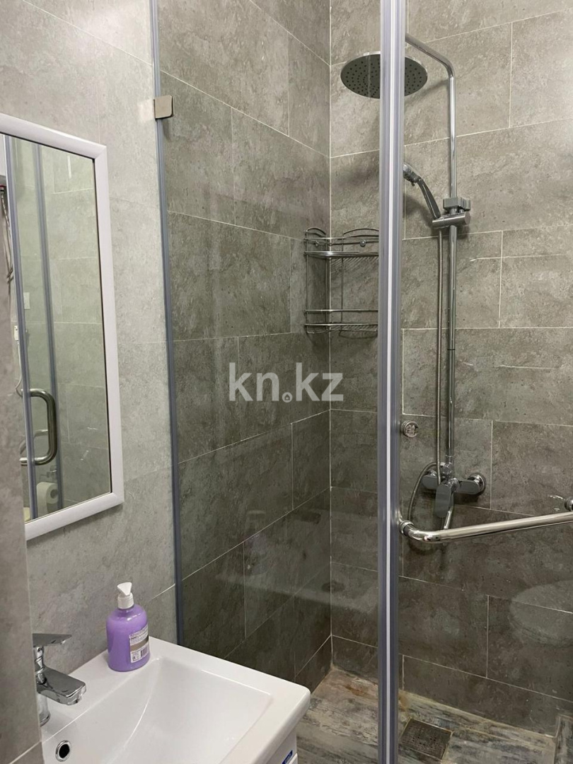 Продажа 1-комнатной квартиры, 46 м², ул. Муканова, дом  51/8 в Караганде - фото 8