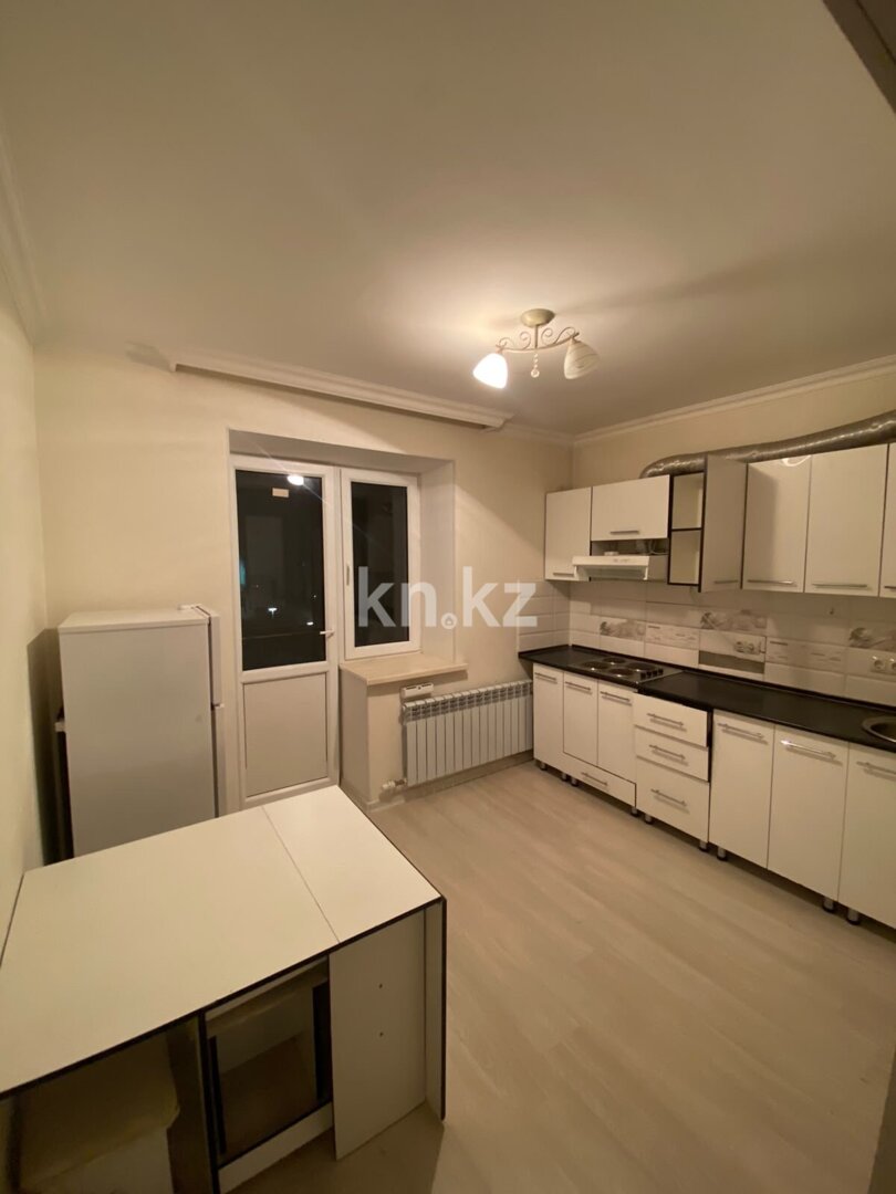 Аренда 1-комнатной квартиры, 40 м² в Астане