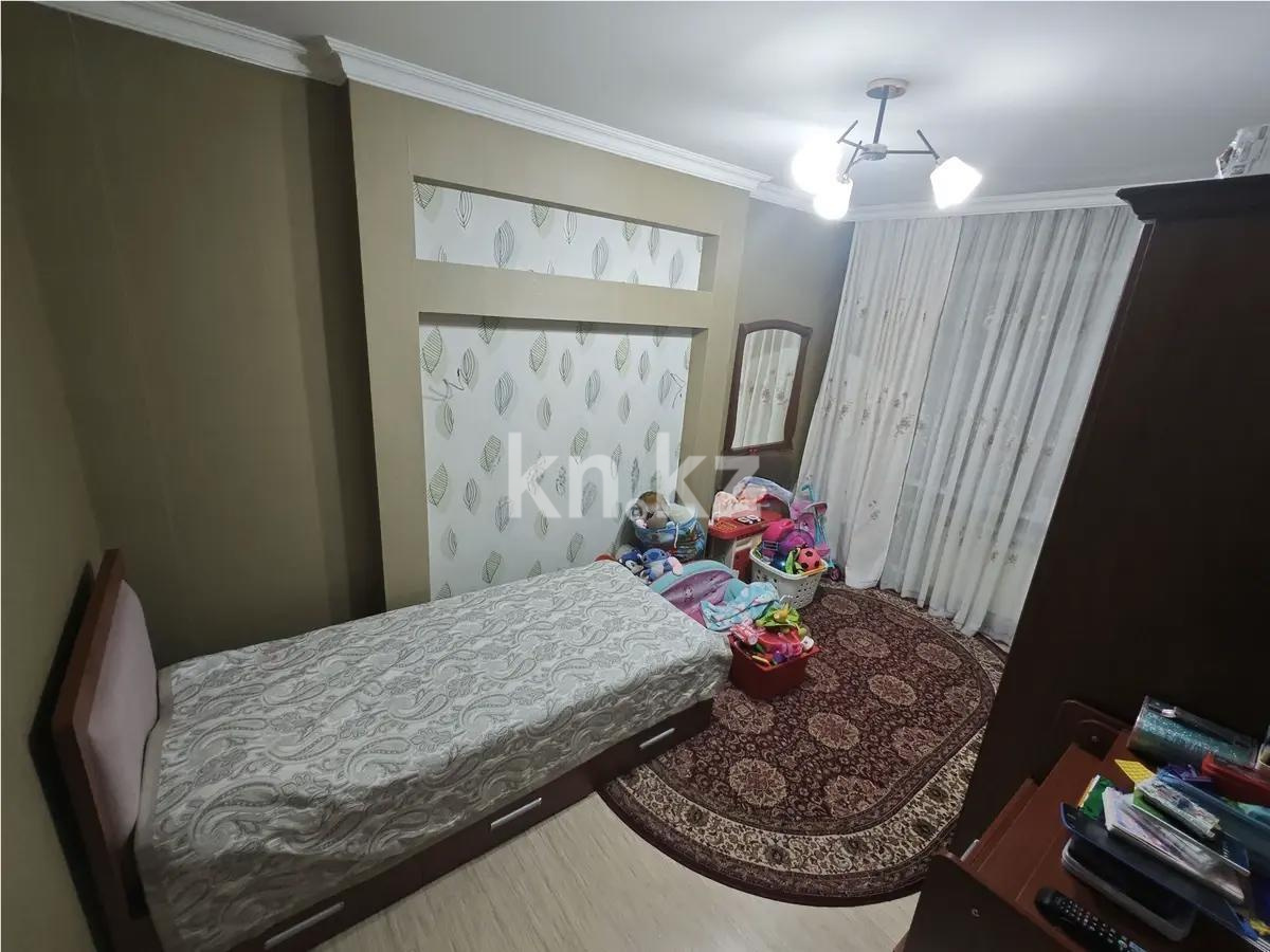 Продажа 4-комнатной квартиры, 80 м², ул. Муканова, дом  14 в Караганде - фото 3