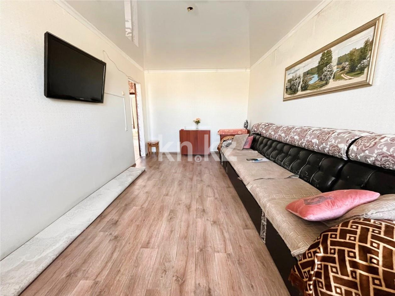 Продажа 3-комнатной квартиры, 62 м², ул. Муканова в Караганде - фото 3