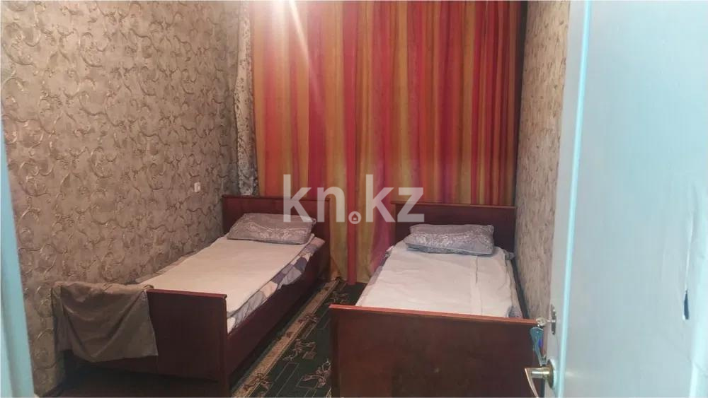 Продажа 2-комнатной квартиры, 43 м², 15 мкр., дом  9 в Караганде - фото 2