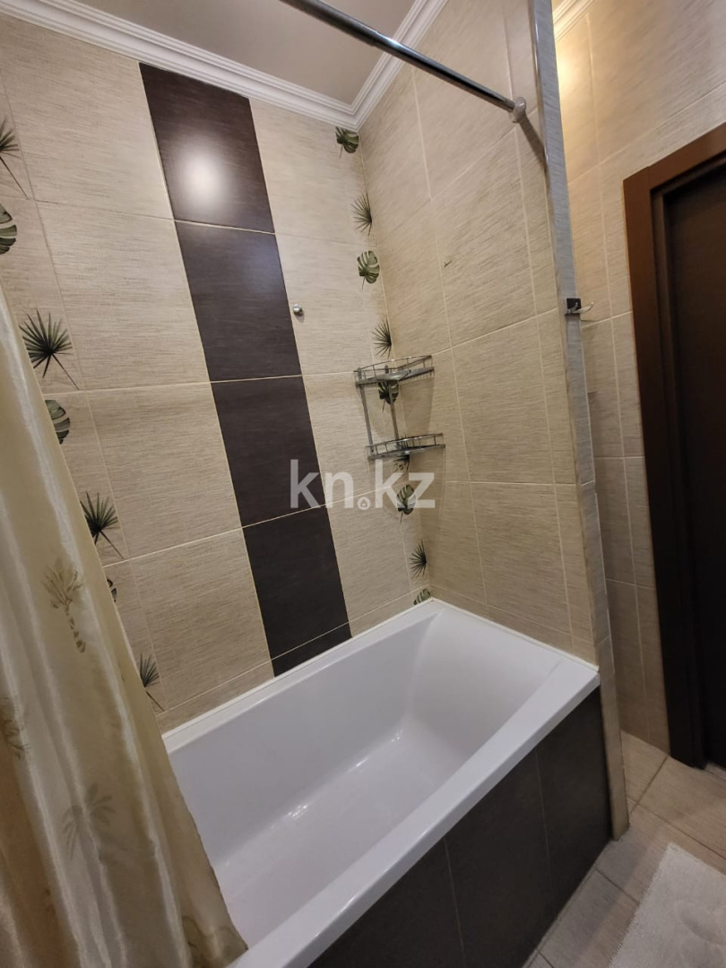 Аренда 1-комнатной квартиры, 50 м², ул. Ходжанова, дом  76 - пр. Аль-Фараби в Алматы - фото 18