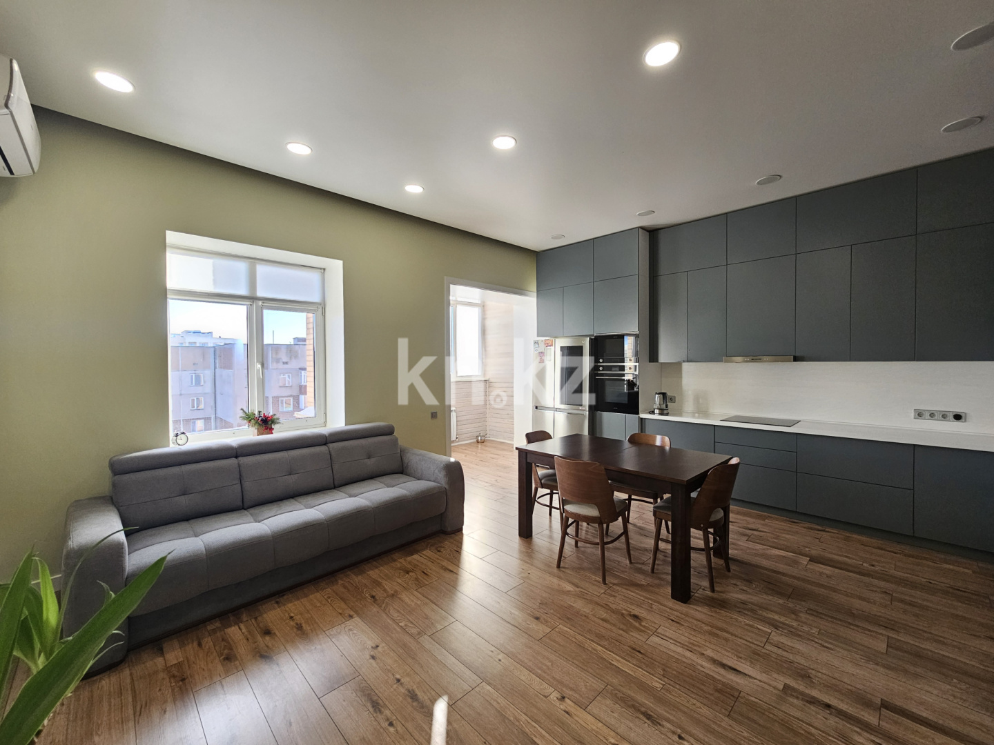 Продажа 3-комнатной квартиры, 81.8 м², мкр-н Гульдер-1, дом  1/4 в Караганде - фото 2