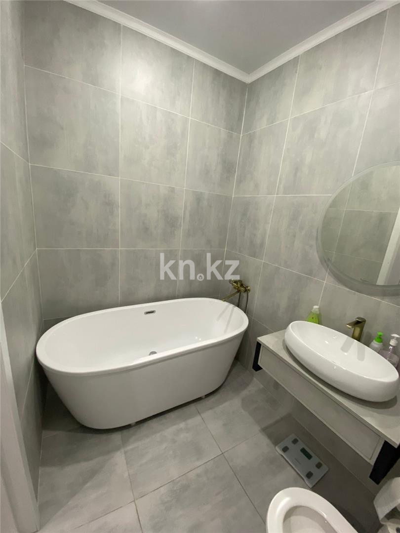 Продажа 3-комнатной квартиры, 110 м², ул. Дюсембекова в Караганде - фото 15