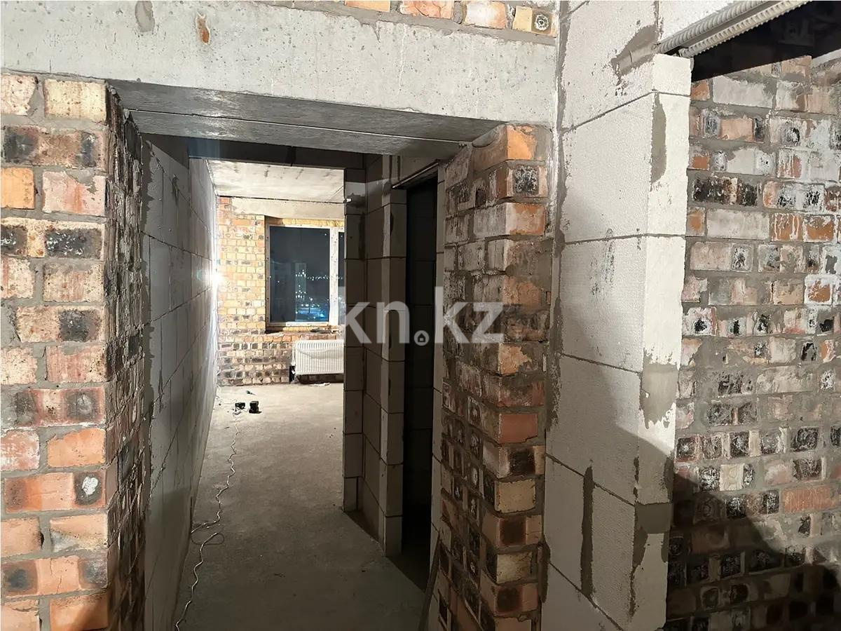 Продажа 1-комнатной квартиры, 43 м², ул. Тынышбайулы, дом  6 стр в Астане - фото 2