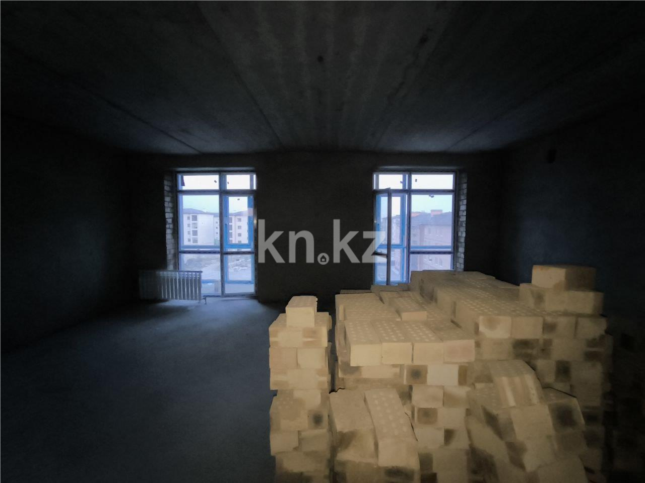 Продажа 3-комнатной квартиры, 76 м², ул. Муканова в Караганде - фото 8