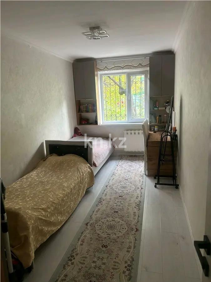 Продажа 3-комнатной квартиры, 58 м², мкр-н 8, дом  3 в Алматы - фото 3