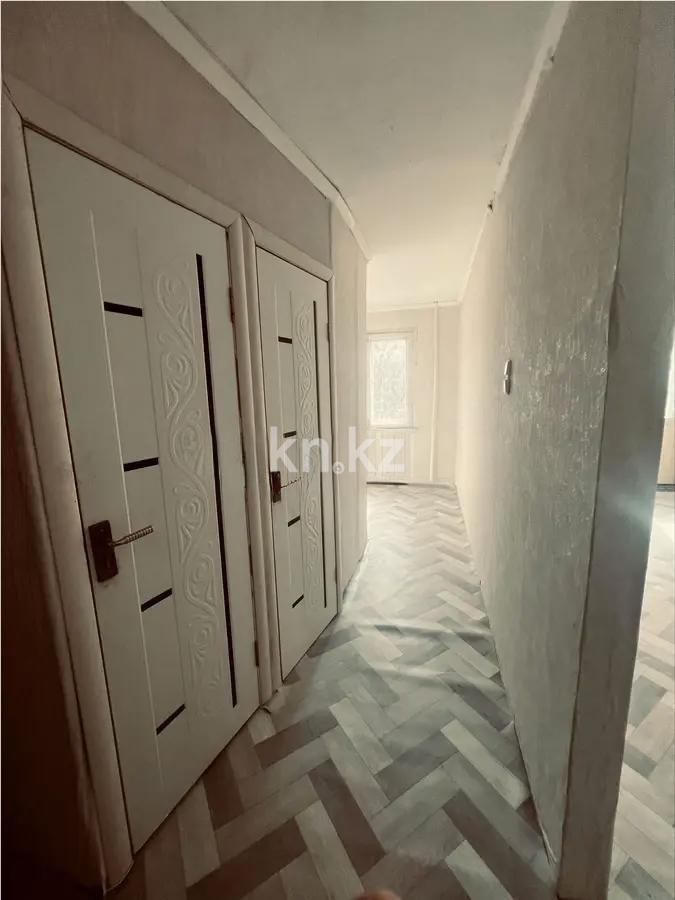 Продажа 3-комнатной квартиры, 47 м², мкр-н 15, дом  5 в Караганде - фото 4