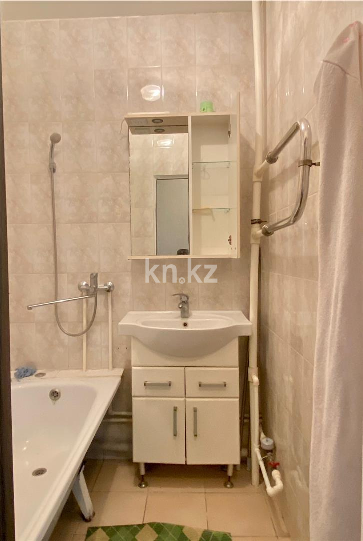 Продажа 2-комнатной квартиры, 64 м², пр. Шахтеров, дом  23 в Караганде - фото 9