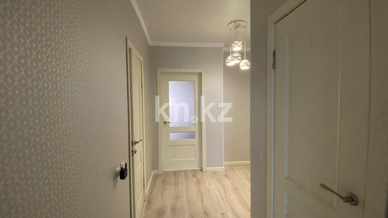 Продажа 3-комнатной квартиры, 93 м², пр. Шахтеров в Караганде - фото 10
