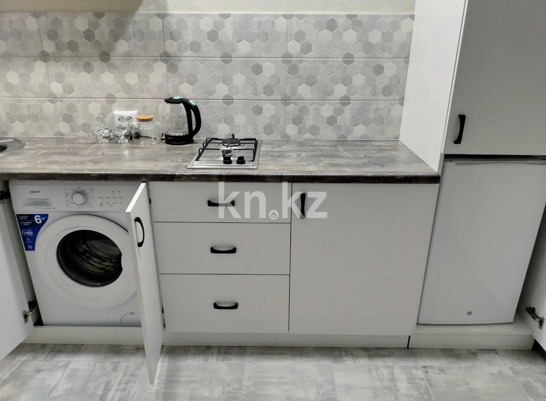 Аренда 1-комнатной квартиры посуточно, 40 м², ул. Сатпаева, дом  90 - В самом центре города в Алматы - фото 2