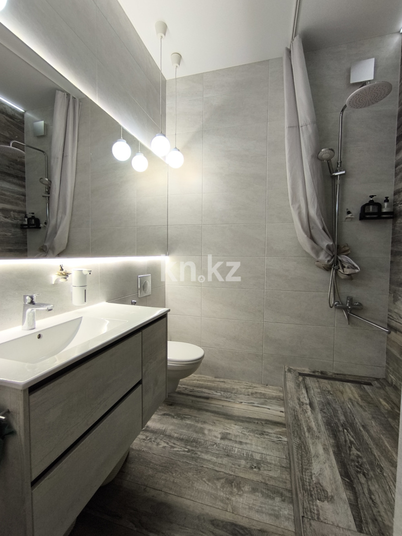 Продажа 3-комнатной квартиры, 95 м², ул. Муканова, дом  59в в Караганде - фото 8