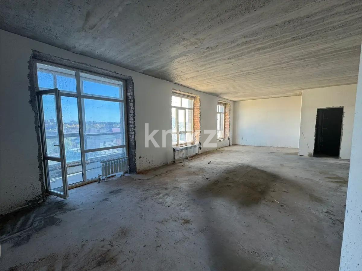 Продажа 4-комнатной квартиры, 105 м², ул. Кенжина, дом  1/1 блок б в Караганде