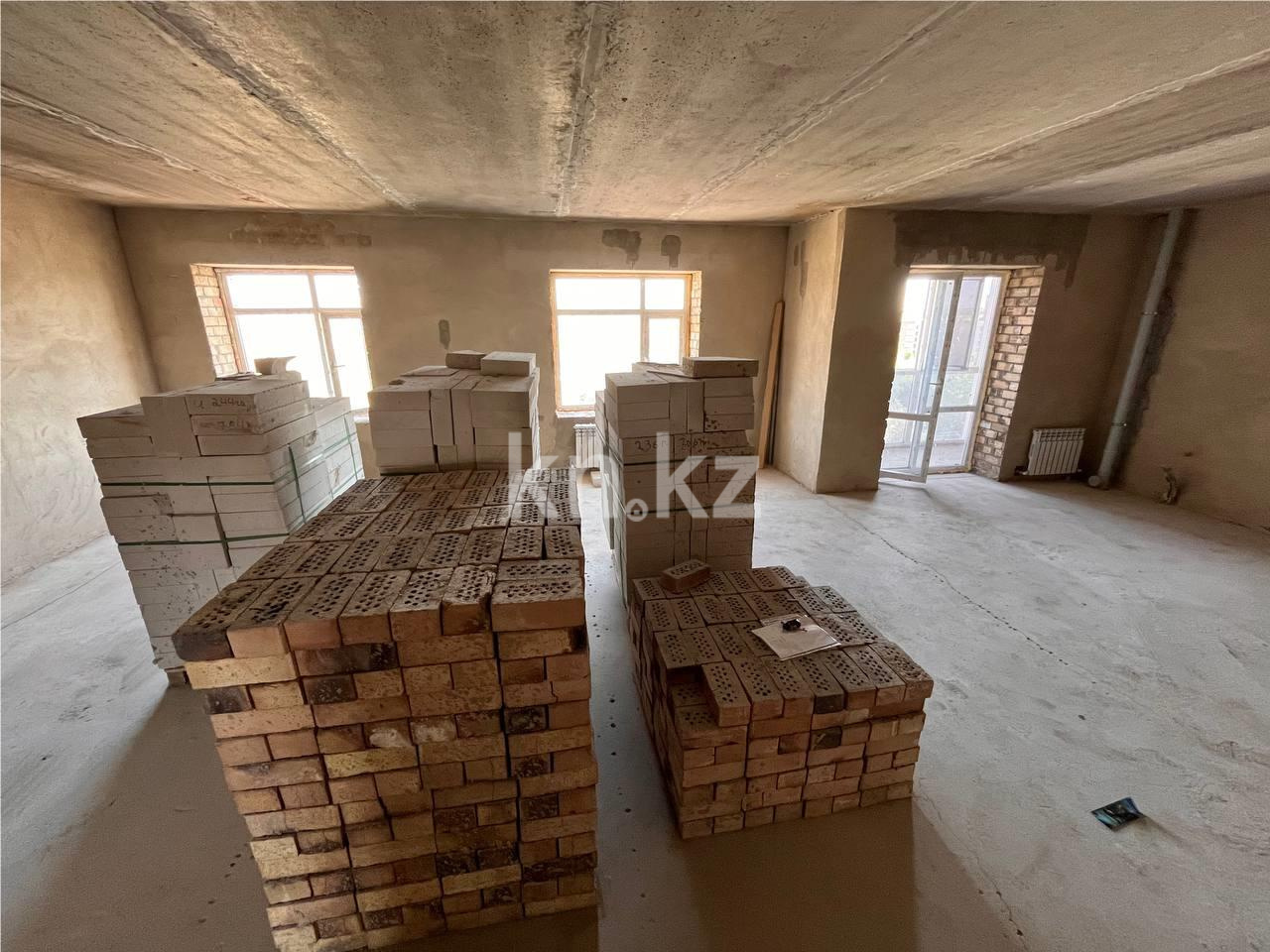 Продажа 3-комнатной квартиры, 90 м², ул. Муканова в Караганде - фото 13