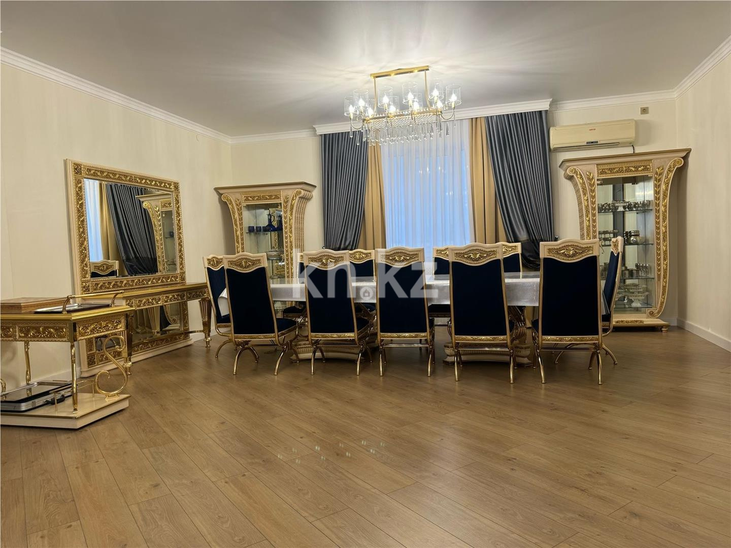 Продажа 4-комнатной квартиры, 198.9 м², ул. Иманова в Астане - фото 4