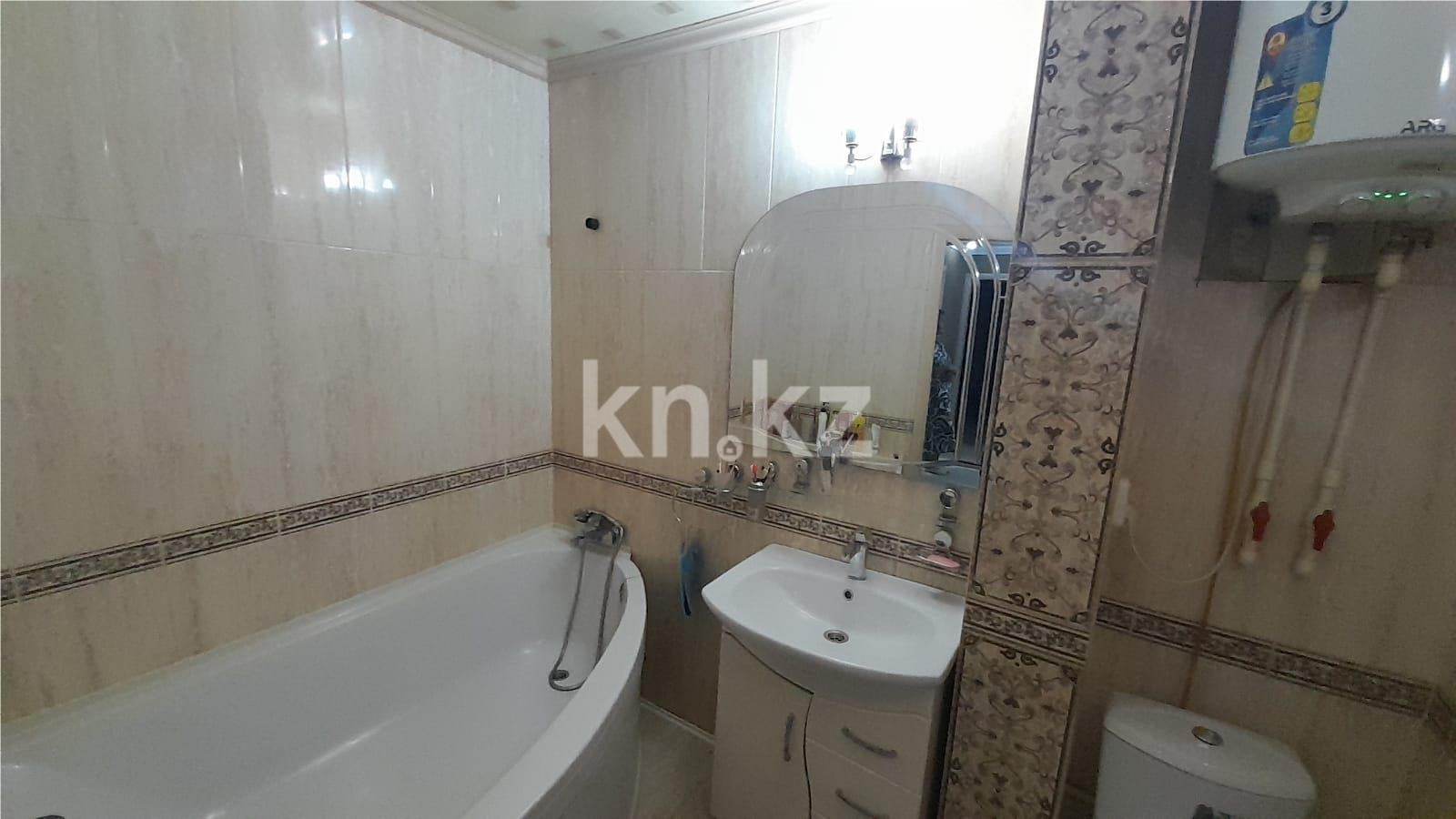 Продажа 4-комнатной квартиры, 84 м², ул. Ермекова, дом  52 в Караганде - фото 14