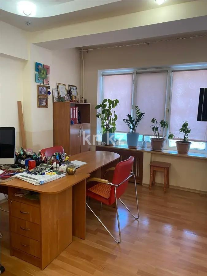 Продажа 4-комнатной квартиры, 109 м², мкр-н Самал-1, дом  6 в Алматы - фото 4