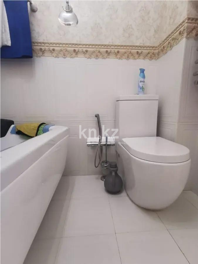 Продажа 2-комнатной квартиры, 108 м², ул. Толе би, дом  286/5 в Алматы - фото 9