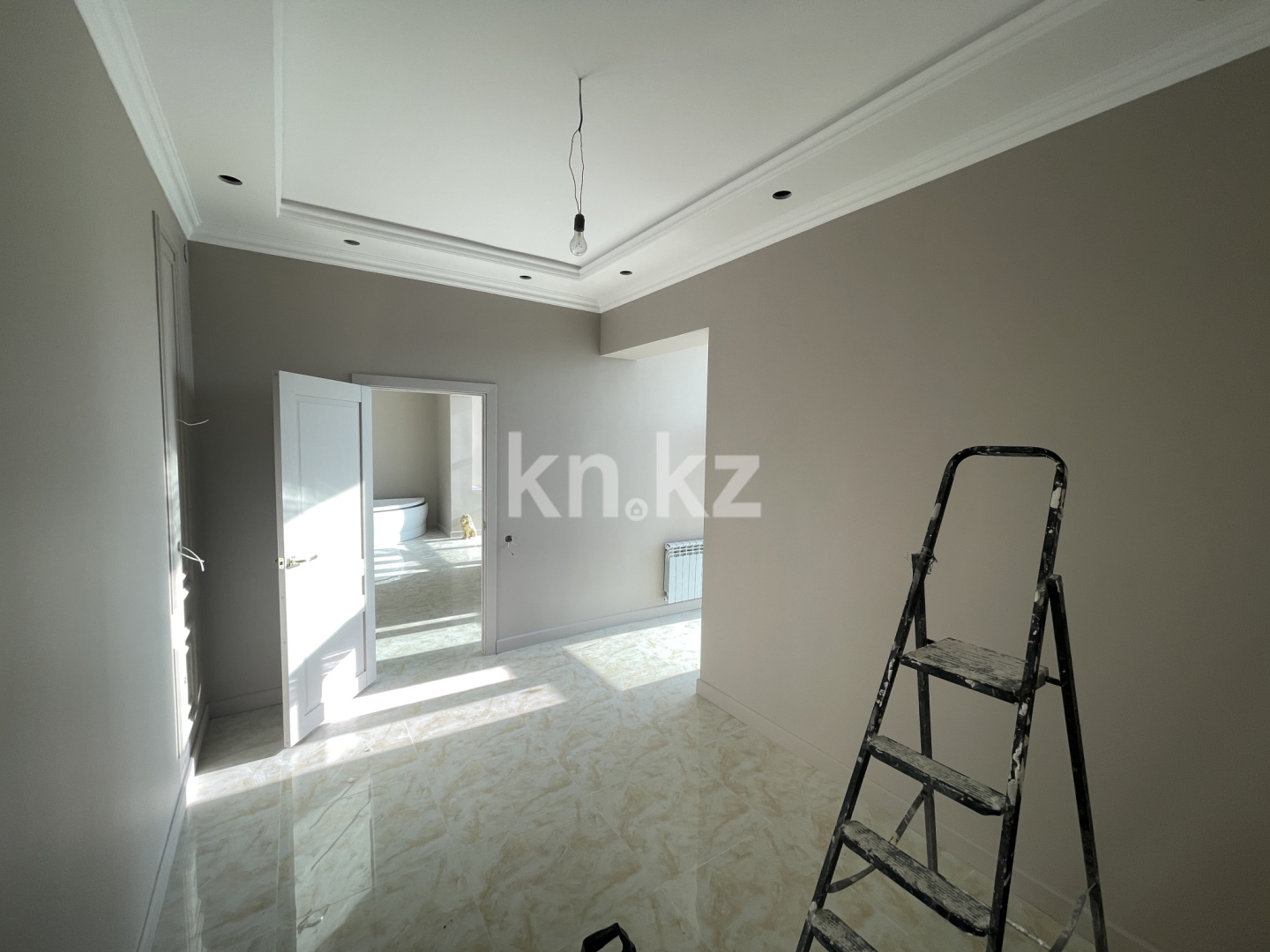 Продажа 4-комнатной квартиры, 142 м², ул. Желтоксан, дом  2/1 в Астане - фото 16